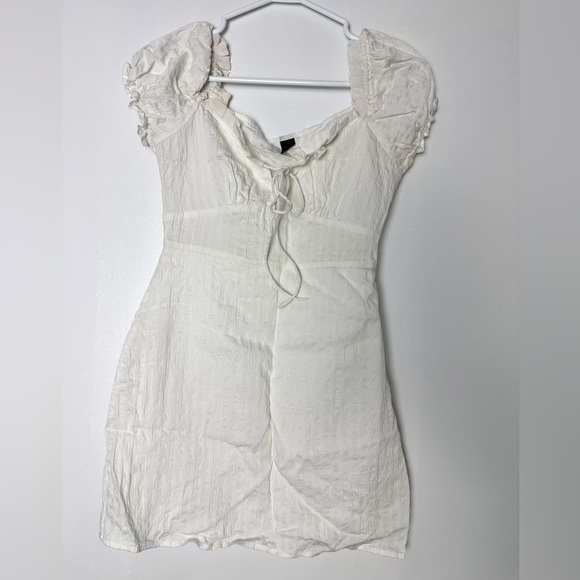 White mini dress - Picture 2 of 3